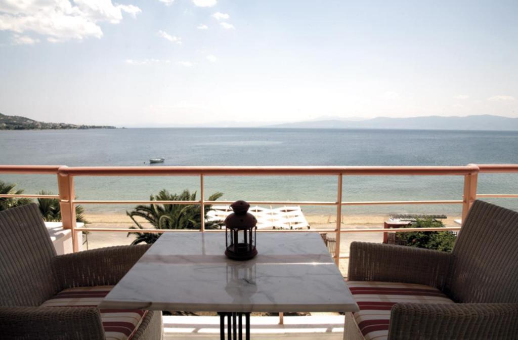 Over Sea Rooms & Villas Loutra Edipsou  Zimmer foto